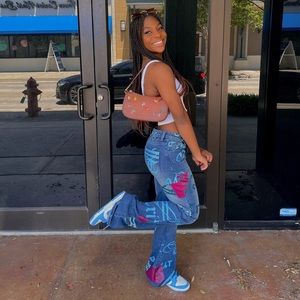 Meet your Posher, Tia